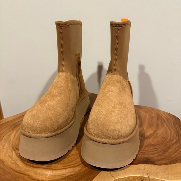 UGG classic dipper NWT - Picture 3 of 6